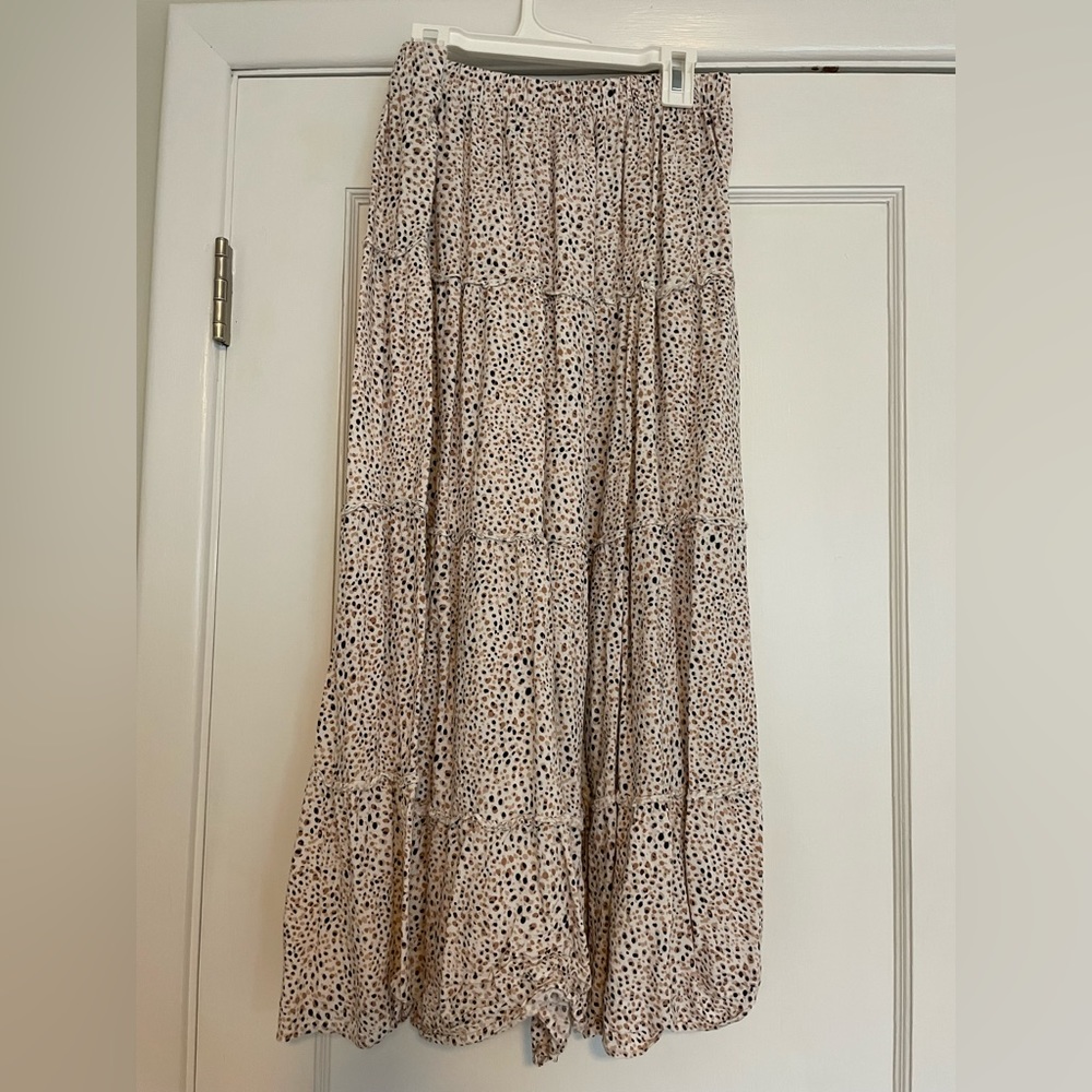Elastic waist tiered maxi skirt